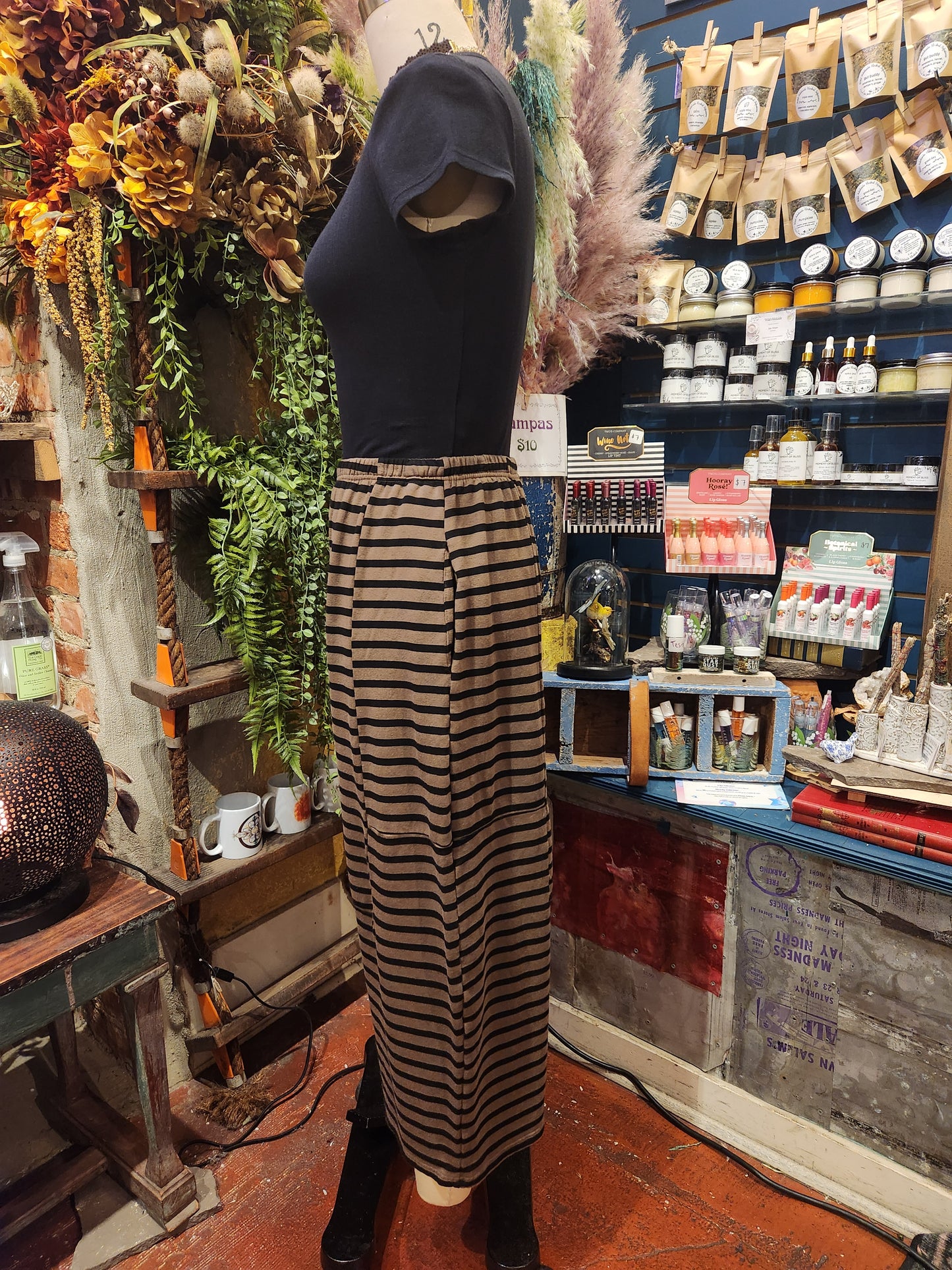 Balloon Crop Pant - Black Stripe & Cola