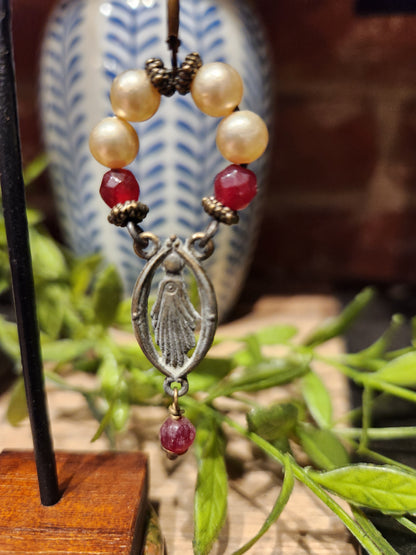 Mother Mary Earrings (pearl )