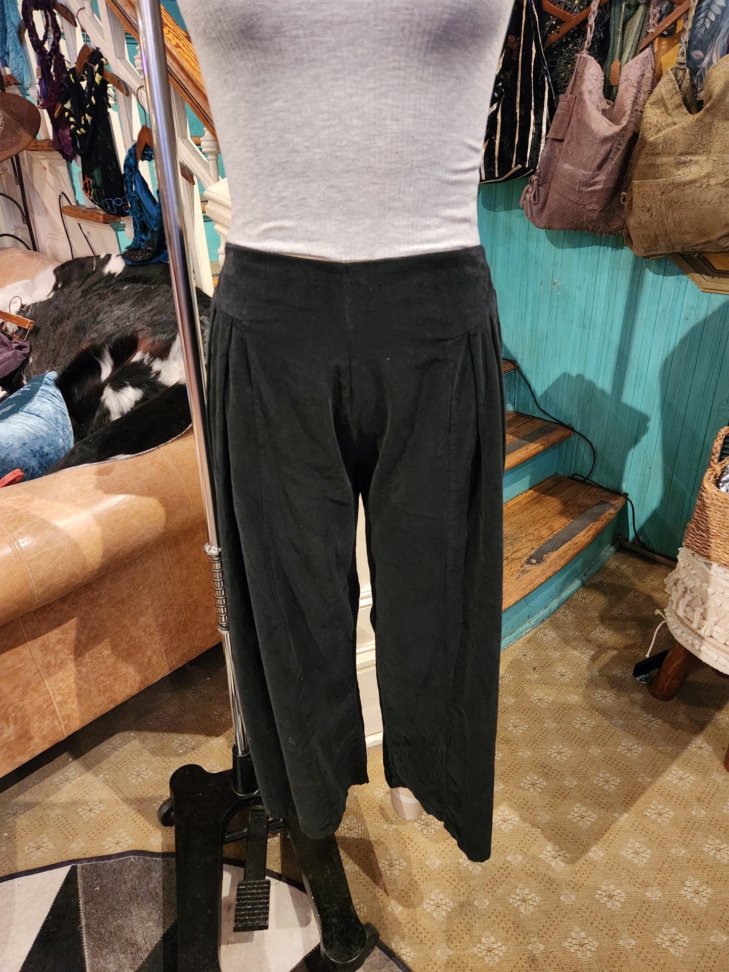 Velvet Side Pleat Pants - Black