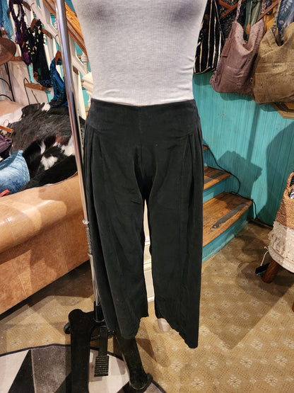 Velvet Side Pleat Pants - Black