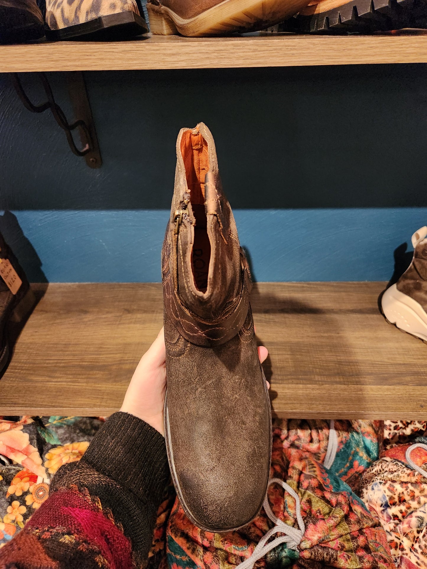 Colton V - Brown Valour Tan Greenland