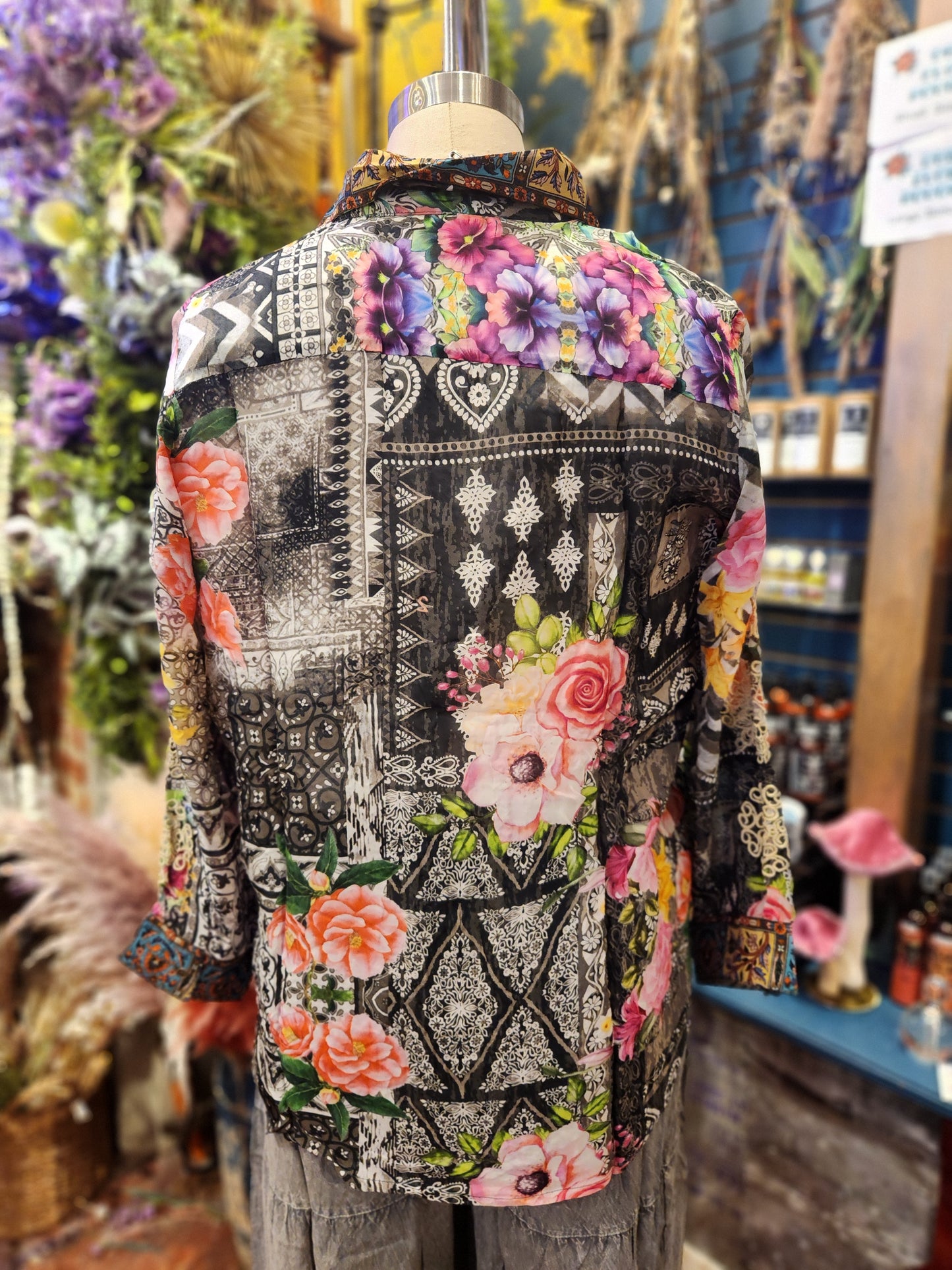 Touch of Tiki Button Top
