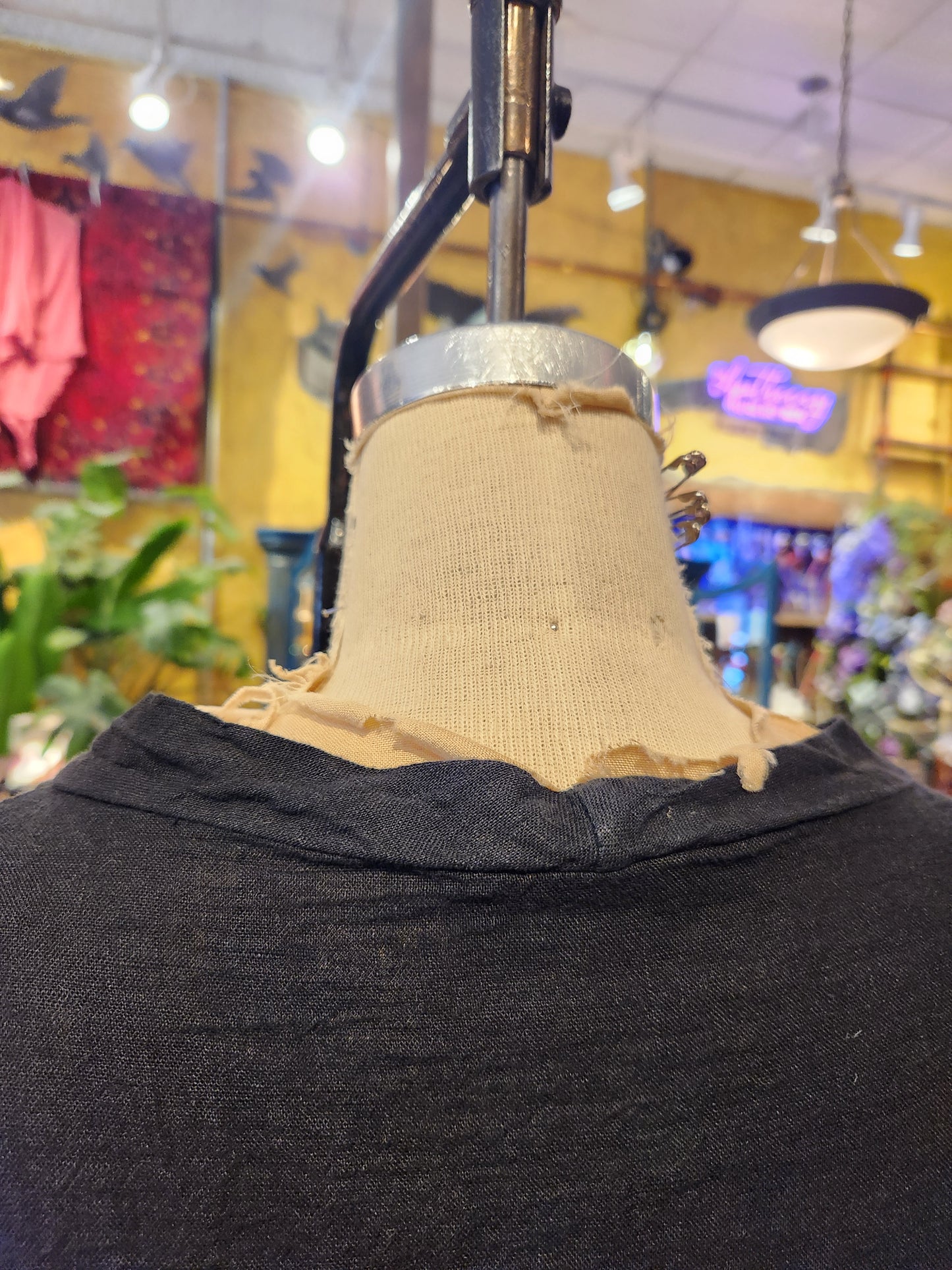 Muscle Sleeve One Pocket Hi-Lo Top