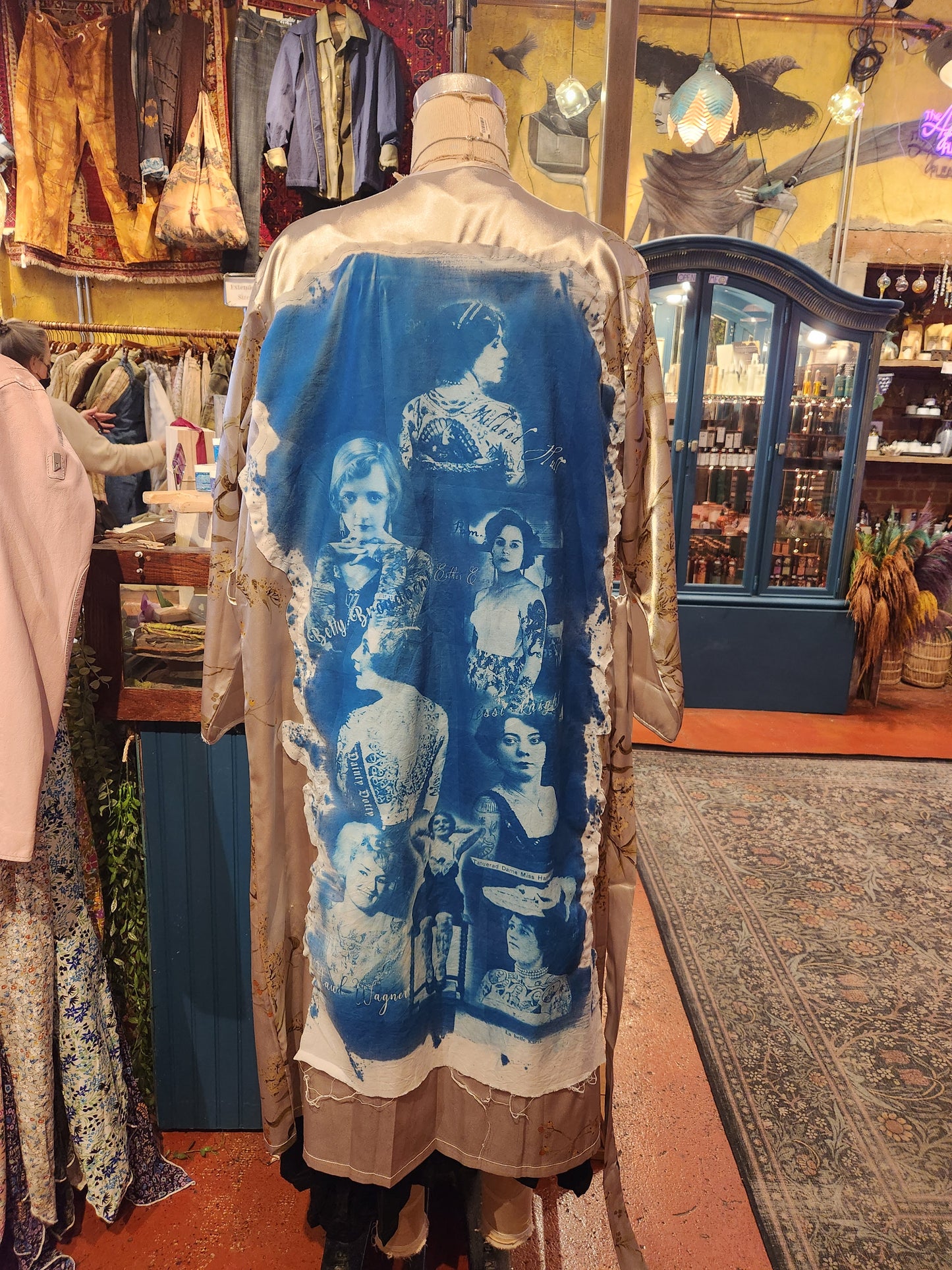 Vintage Women in Tattoo A+Z Floral Robe - Laura Bruce