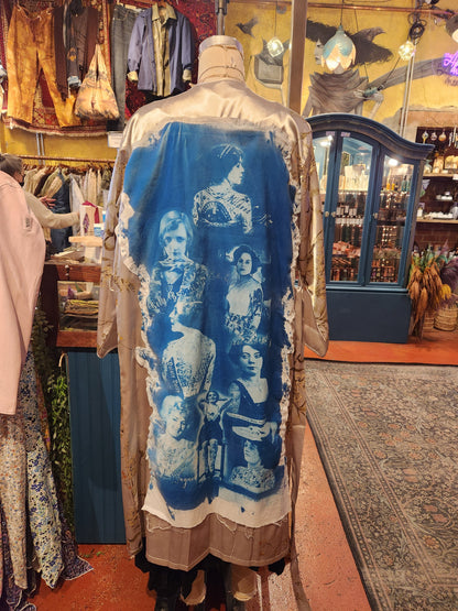 Vintage Women in Tattoo A+Z Floral Robe - Laura Bruce