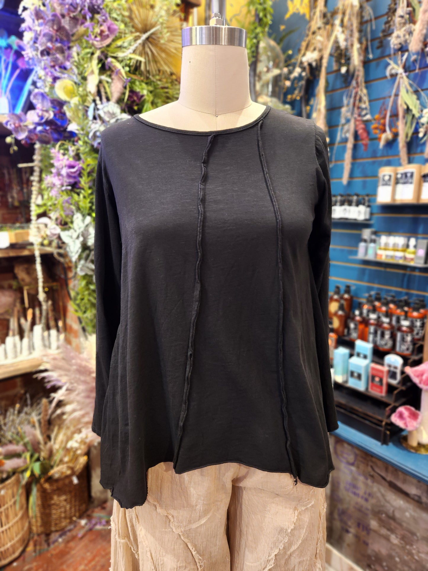 Sharkbite Long Sleeve Tee - Black