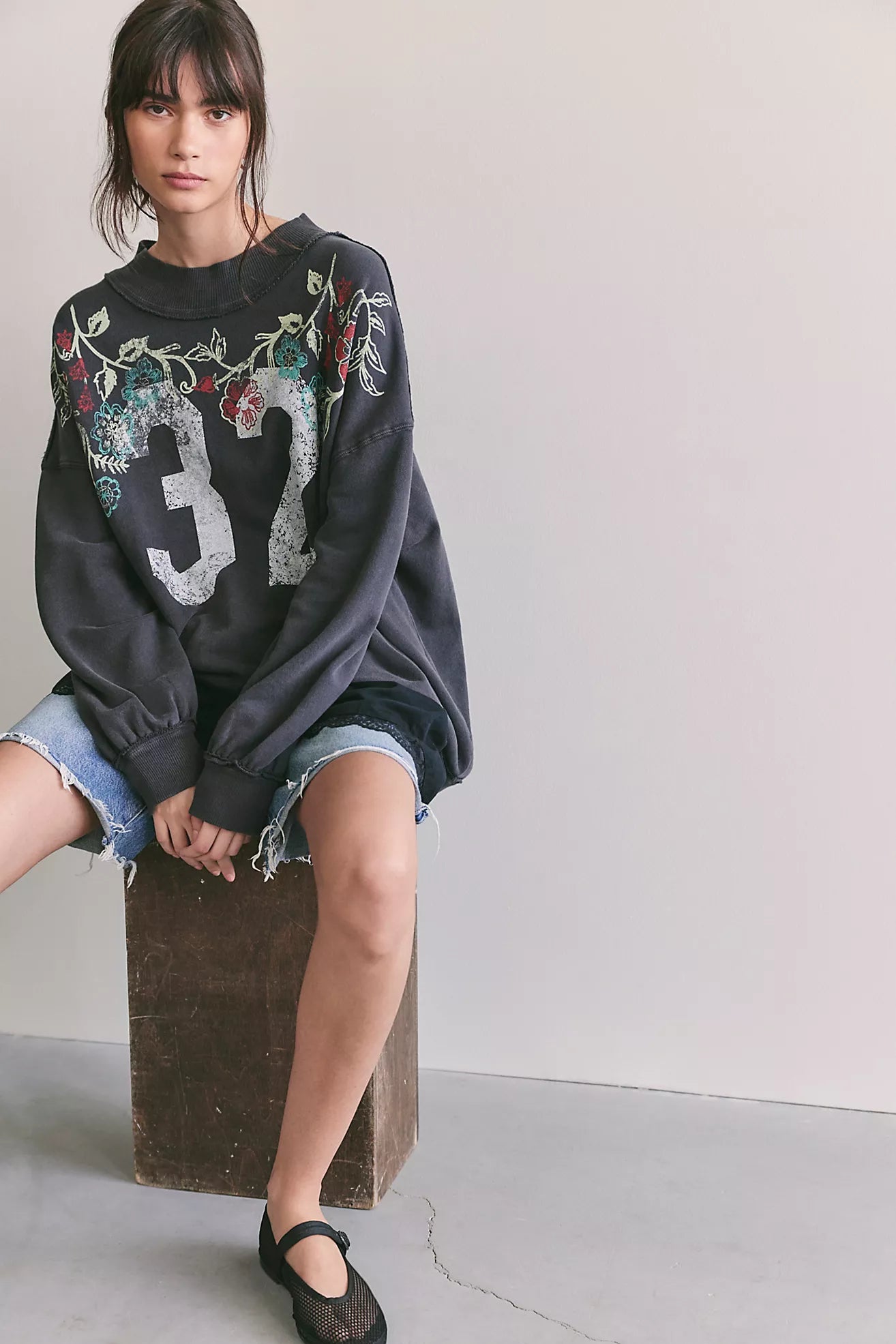 Palm Springs Turtle Graphic Sweatshirt