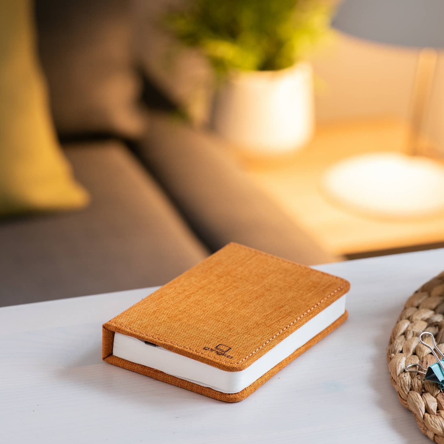 Linen Fabric Smart Book Light - La De Da
