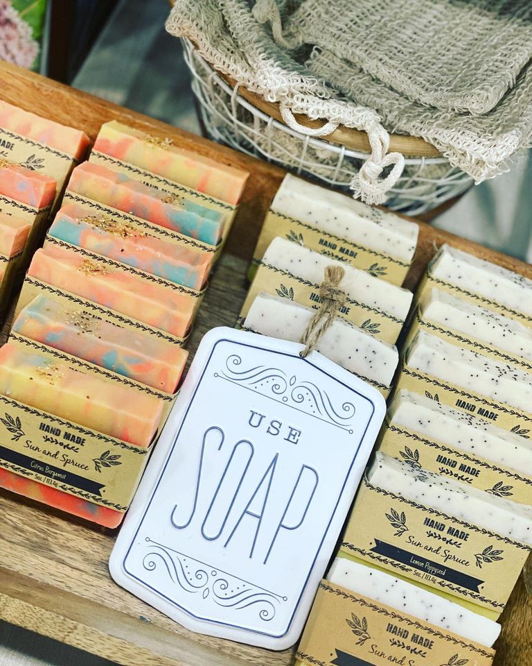 Lemon Poppyseed Bar Soap - La De Da